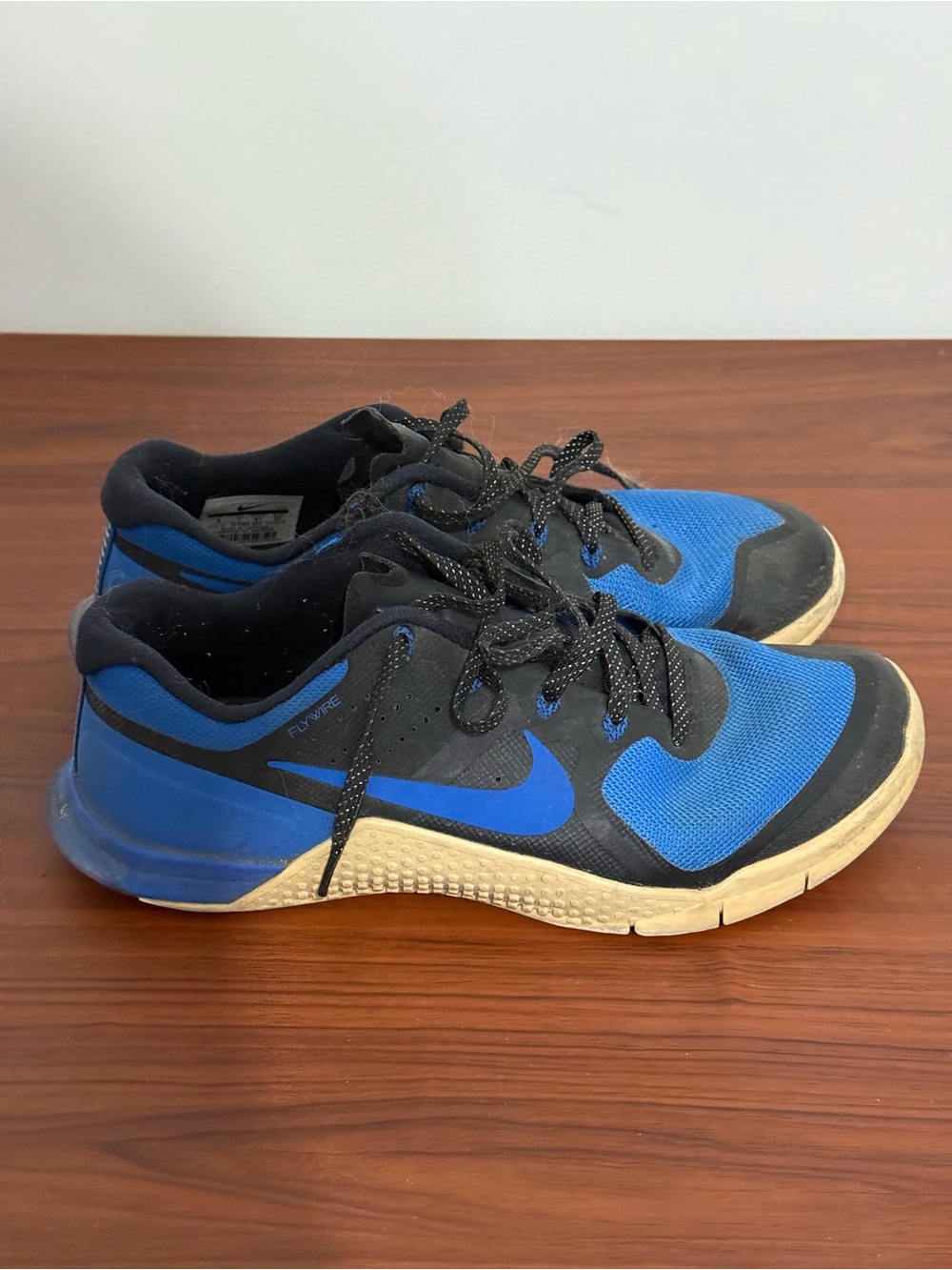 Nike Men’s Blue and Black Athletic Training Shoes (Metcon 2)